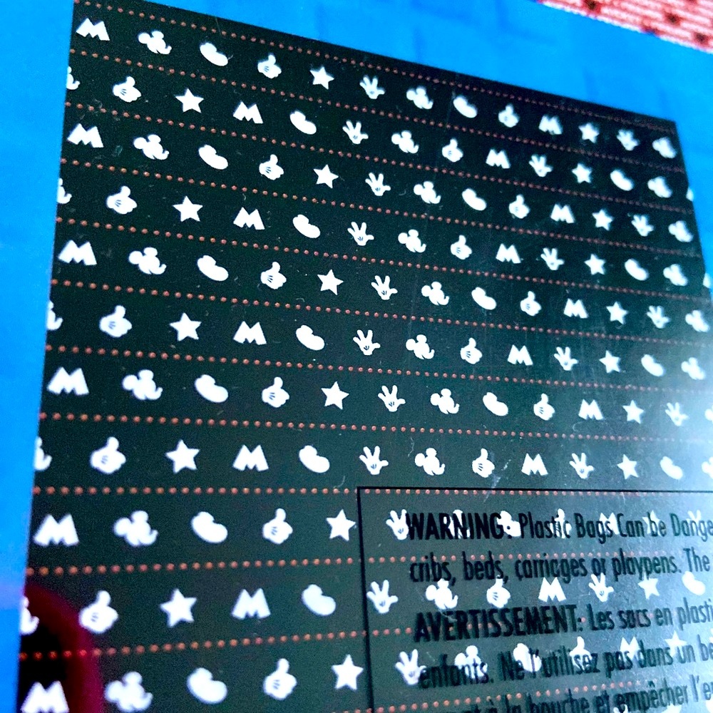 NWT. Paper pack New in packaging. 10 Mickey Mouse textured paper. 12 x 12 in - Picture 6 of 10